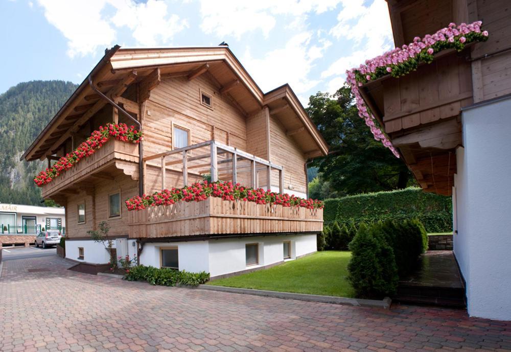 Chalet - Appartements Julitta Mayrhofen Exterior foto